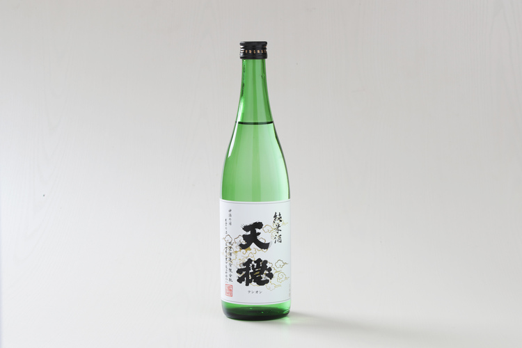 天穏　純米酒　７２０㎖の商品写真